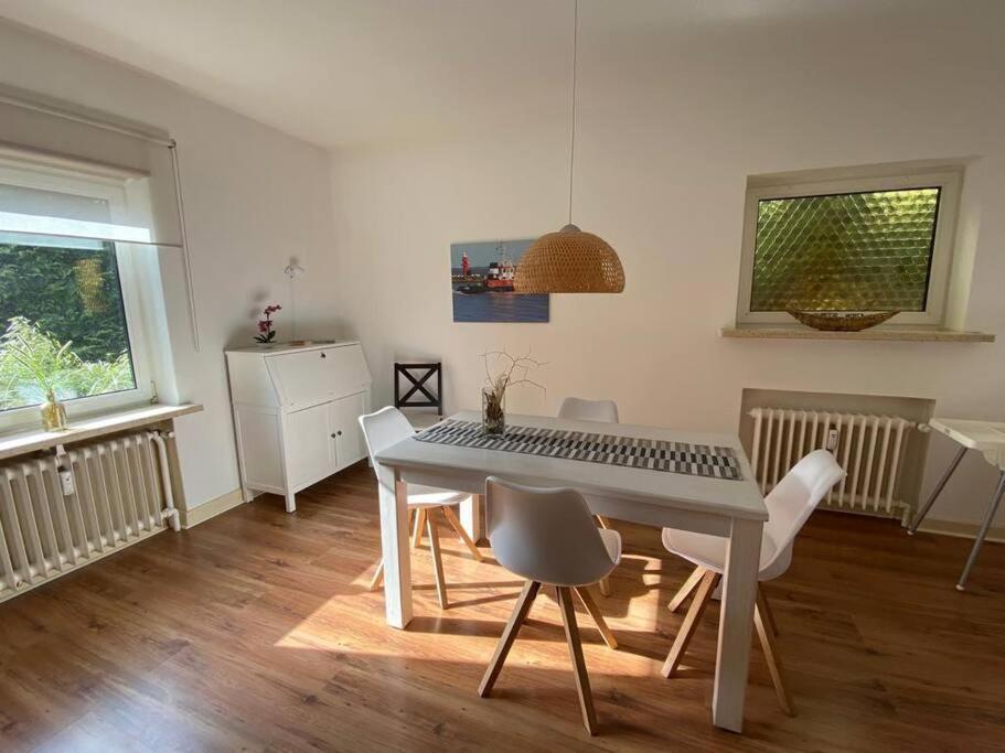 Feddersen Living Grosse Ferienwohnung - Garten - Terrasse - Smart Tv - Netflix Brunsbuttel Extérieur photo