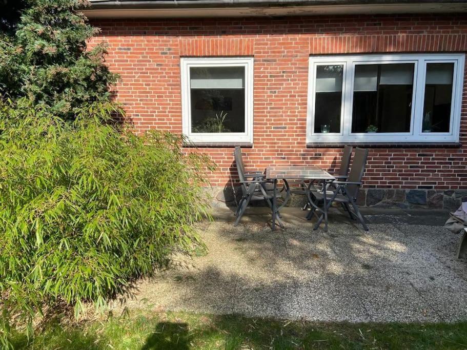 Feddersen Living Grosse Ferienwohnung - Garten - Terrasse - Smart Tv - Netflix Brunsbuttel Extérieur photo